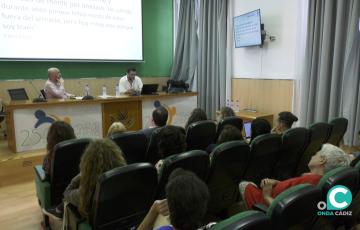 La ponencia sobre "LGTBIfobia en los medios de comunicación y su impacto en la política criminal" abrió las jornadas organizadas por la UCA. 
