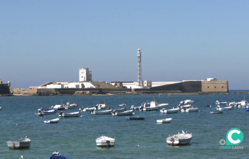 Vista de la antigua fortificación en La Caleta