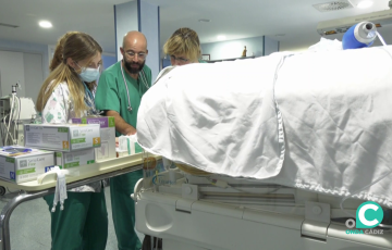 Sanitarios en un centro de salud de Cádiz