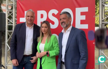 Dirigentes de la formación socialista antes del inicio del acto en Rota 