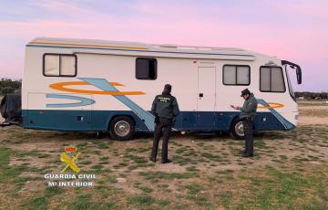 Un momento de la actuación de la Guardia Civil en el paraje conocido como Zona de los Carriles