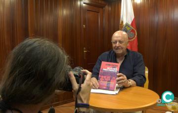 Jaime Rocha durante la presentación de la obra 