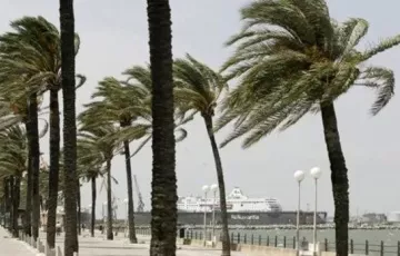 Las rachas de viento de levante alcanzarán hasta 80 kilómetros por hora, según AEMET. 