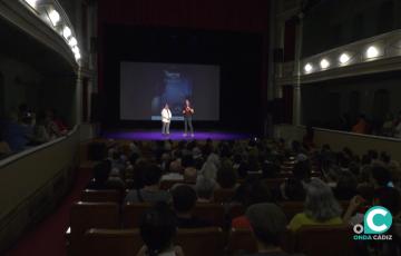 Manu Sola presenta el cortometraje 'Cigarras'. 