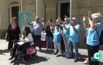 Cádiz se ha unido hoy a la celebración del Día Nacional de Lenguas de Signos. 