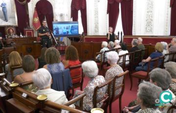 El salón de Plenos del Ayuntamiento de Cádiz acoge una conferencia formativa con motivo del Día Mundial de Toma de Conciencia del Abuso y Maltrato en la Vejez.