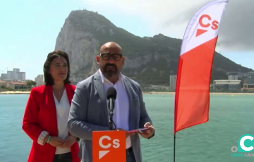 Jordi Cañas en un acto de campaña en el campo de Gibraltar