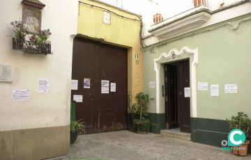 Carteles de protesta contra la turistificación de las viviendas en el Pópulo