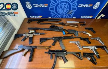 Armas intervenidas al investigado como todo tipo de rifles, carabinas fusiles y subfusiles.
