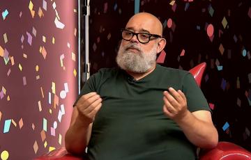 El autor durante su reciente intervención en Onda Cádiz TV.