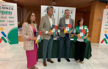 El delegado de la ONCE en Andalucía, Ceuta y Melilla, Cristóbal Martínez, presenta el balance de la actividad social y económica del Grupo Social ONCE en Cádiz durante 2023. 