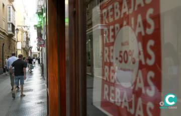 Cádiz Centro anima a los gaditanos a participar en las redes sociales de la asociación de comerciantes. 