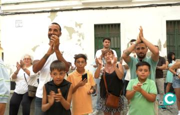 Carlitos y Jesulito, en su barrio de Santa María, en la presentación oficial como jugadores del CD Virgili Cádiz. 