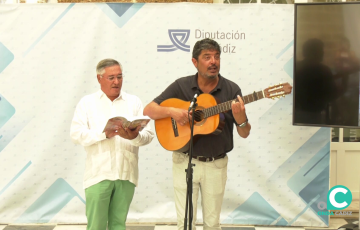  Francis Sevilla Pecci y Enrique Montiel interpretaron algunas coplas durante el acto