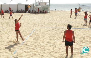 La playa Victoria acoge el Torneo Arena Cádiz 2012 de Voley Playa.