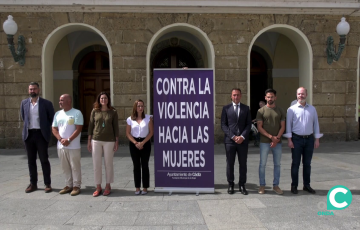 El Ayuntamiento convoca un minuto de silencio en San Juan de Dios. 