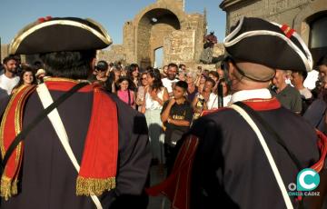 Imagen de los primeros visitantes en la fortaleza del castillo de San Sebastián.