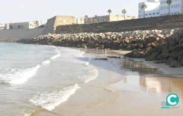 Costas señala que se trata de mejorar las playas que se han creado de forma natural. 