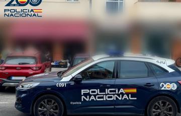 Vehículo policial en una calle portuense