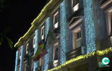 Detalle de la fachada del Ayuntamiento durante las pasadas navidades