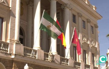 Fachada del Ayuntamiento de Cádiz.