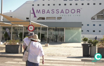 La presencia de buques con cruceristas ha sido muy intenso estas dos últimas jornadas en el muelle gaditano