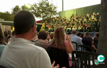 El coro ‘Los Iluminados’ durante su actuación