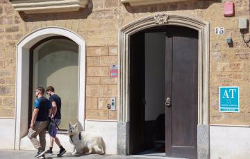 Desciende en julio el número de viajeros que se alojaron en apartamentos turísticos en la provincia de Cádiz.