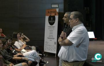 El alumnado de la Escuela Superior de Arte de Cádiz en el Teatro del Títere La tía Norica.