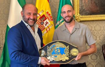 El acto se efectuó en el palacio provincial con la presencia del vicepresidente primero, Juancho Ortiz