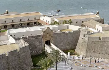 La muestra 'Geografía Islas Gadeiras, templos, dioses, vida y arqueología de Gadir' podrá visitarse en el castillo de Santa Catalina