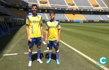 Oscar Melendo y Carlos Fernández posan para los compañeros gráficos 