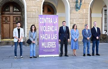 Imagen del minuto de silencio guardado este lunes en San Juan de Dios. 