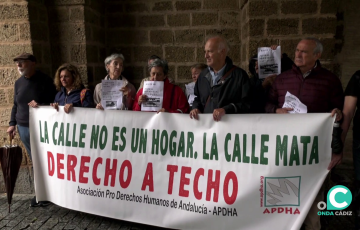 El acto se dispuso bajo los arcos de las Puertas de Tierra 