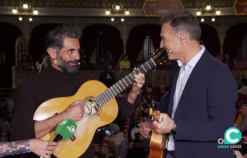 Bienvenido durante el pasado concurso en el palco de Onda Cádiz TV 