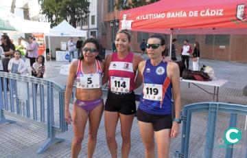 Las tres ganadoras de la categoría femenina en la carrera de este domingo.