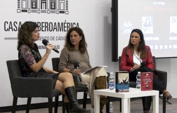 Susana Martín Gijón, Yolanda Vallejo y Rosario Tey en la Casa de Iberoamérica.