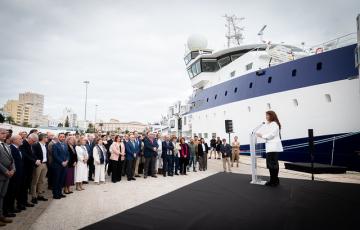 Un momento del acto en el muelle gaditano