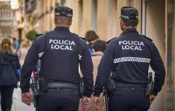 La Policía Local de Cádiz está liderando la ‘Operación Benetússer’ para que ningún niño se quede sin juguete en el municipio valenciano.