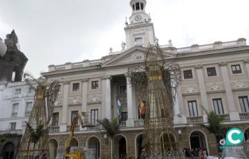 La Plaza de San Juan de Dios estrena nueva imagen navideña. 