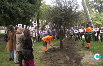 Un momento del acto en los conocidos jardines de la capital gaditana