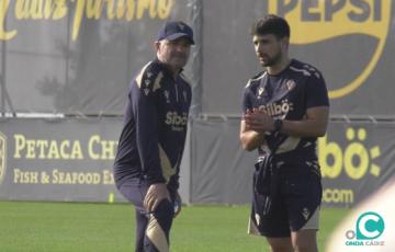 Paco López durante la sesión celebrada este martes en la Ciudad Deportiva Bahía de Cádiz (Foto: Cádiz CF)