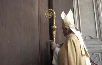 La Diócesis de Cádiz y Ceuta inicia el Jubileo 2025 con la apertura de la Puerta Santa de la Catedral