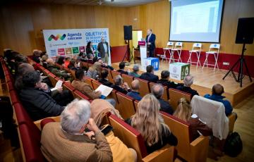 Primera reunión técnica en la que han participado instituciones, entidades y agentes sociales implicados.