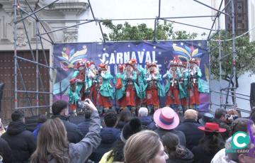 Un momento de la actuación de la comparsa "La Majadería" en el tablao de San Francisco.