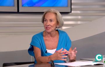 Paula Fernández, la nueva secretaria provincial de UGT, en un programa de actualidad de Onda Cádiz. 