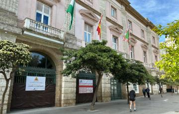 Durante un plazo aproximado de tres meses, el acceso principal queda clausurado al público mientras se lleva a cabo esta intervención.