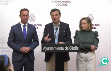 Un momento de la declaración del regidor gaditano ante los medios este martes