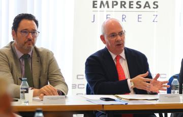José Andrés Santos y Javier Sánchez, presentando una de las acciones de la CEC.