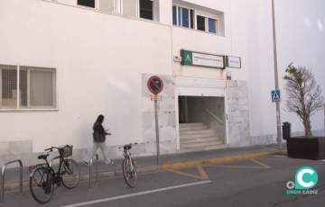 Entrada el centro educativo de la capital gaditana